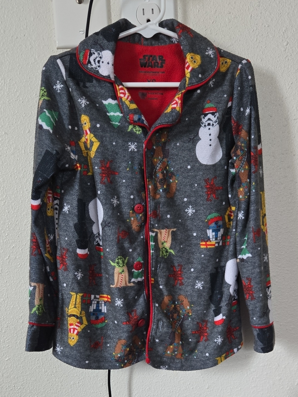 Star Wars Gray & Red Holiday Fleece Button-Up PJ